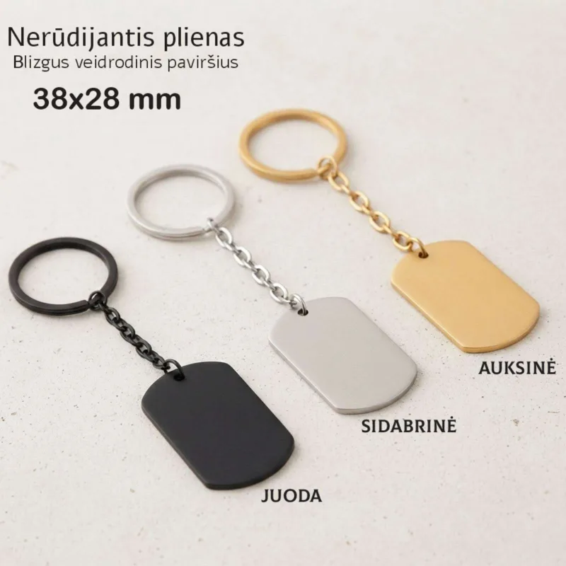 Raktų pakabukas mamai su trijų vaikų vardais – graviruotas pakabukas su rankų piešiniu · 2