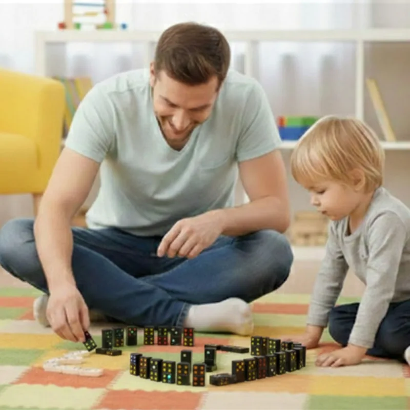 Šeimos loginis žaidimas Domino WOOPIE 28 el. · 2