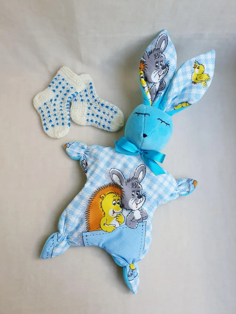 Komplektukas  Migdukas ir 100% avies vilnos kojinytės naujagimiui