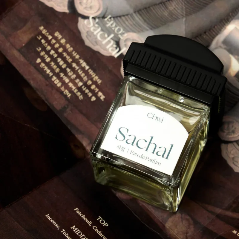 Chwi Sachal Eau De Parfum Small Wooden Temple – kvepalai su medienos ir smilkalų aromatu · 2