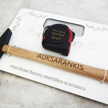 Dovana praktiškam vyrui plaktukas ir ruletė „Lagaminas“