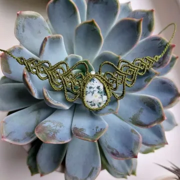 Macrame kaklo papuošalas su medžio Agatu