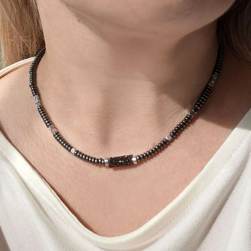 Hematito vėrinys su Swarovski akučių akcentu