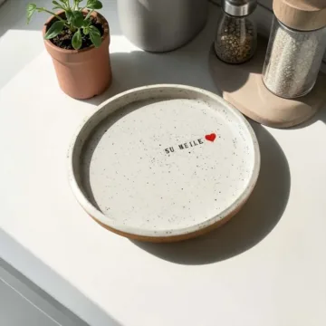 Keraminė rankų darbo lėkštė su užrašu „Su meile ♥️“