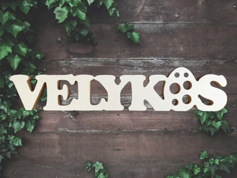 Pastatomas žodis „Velykos“