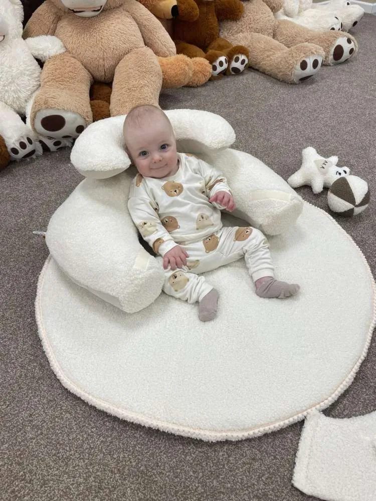 Sėdinukas kūdikiams su kilimėliu 90 cm – rankų darbo dovana | Teddy vanilinė meškutė
