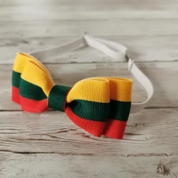Trispalvė peteliškė