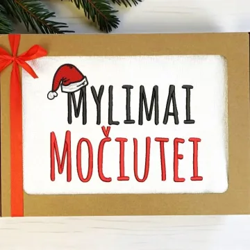 Siuvinėtas rankšluostis „Mylimai močiutei“