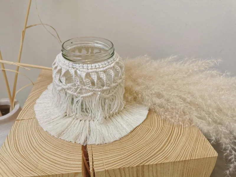 Macrame žvakidė