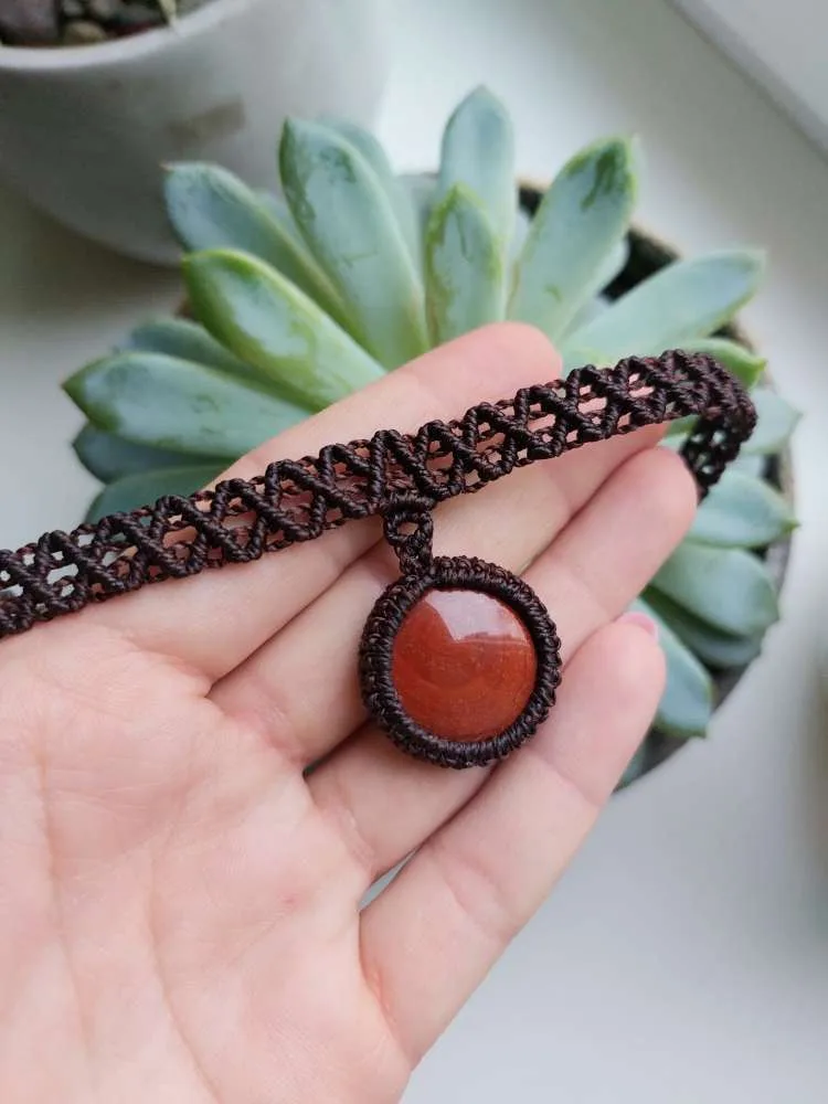 Macrame čokeris su Jaspio akmeniu