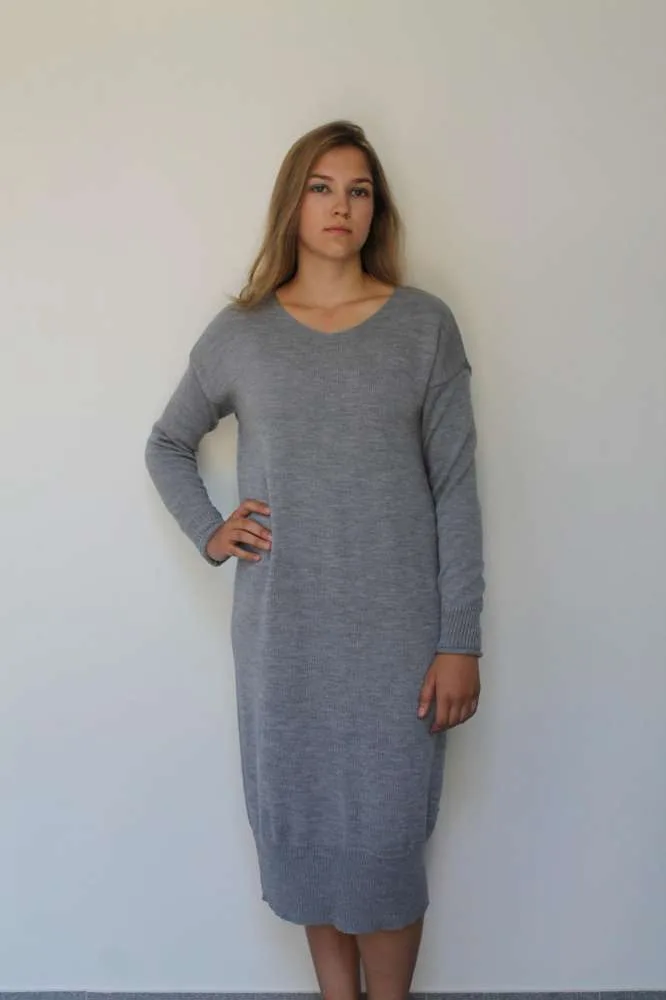 Ilga merino vilnos suknelė, suknelė trikampiu kaklu, vilnonė ilga suknelė