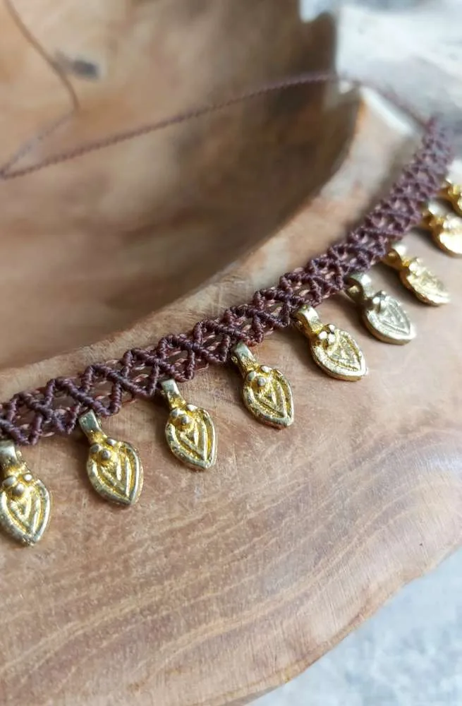 Macrame kaklo papuošalas
