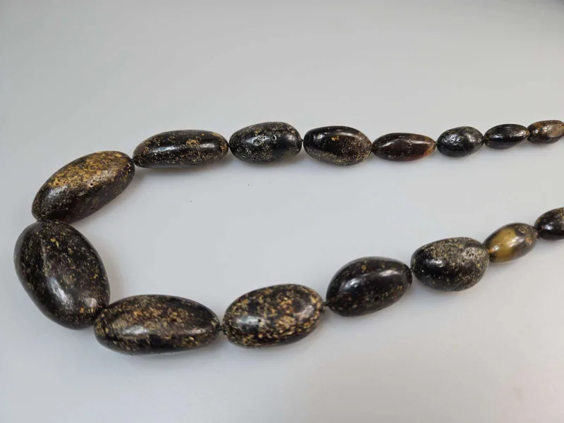 Masyvūs juodi gintariniai karoliai Raw Amber necklace