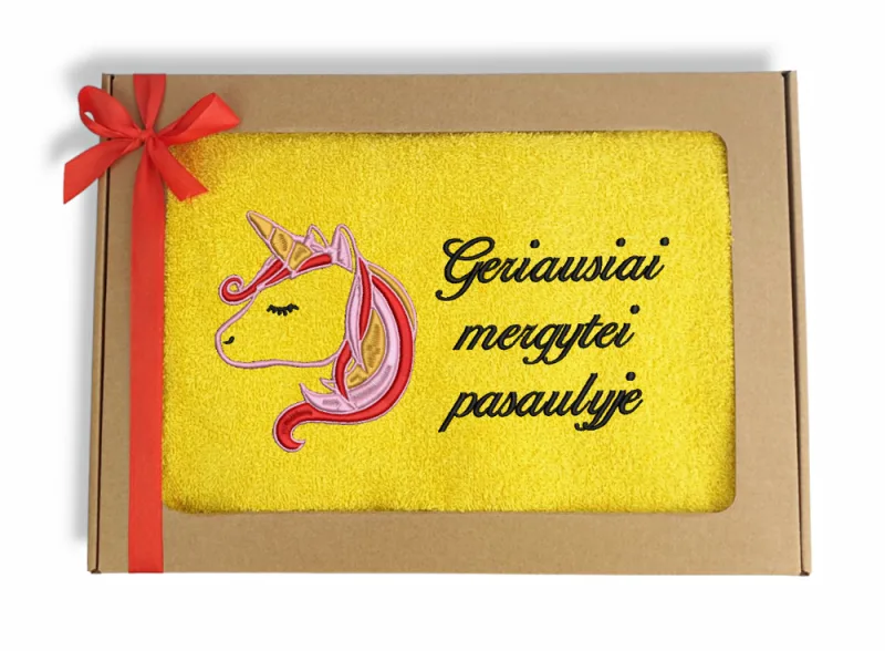 Siuvinėtas rankšluostis „Geriausiai mergytei pasaulyje“