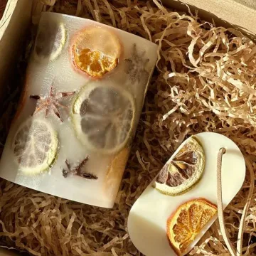 Kalėdinė dovanų dėžutė, kalėdinė žvakė, rankų darbo sojų vaško žvakių rinkinys, cinamono ir apelsino aromatas, šventinė dovana jai, jauki žiemos namų dekoracija