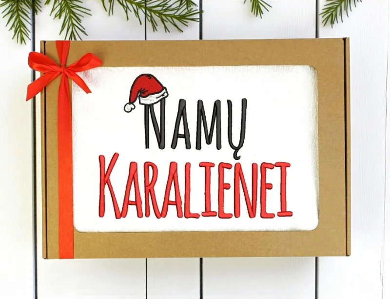 Siuvinėtas rankšluostis „Namų karalienei“