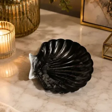 🖤 Rankų darbo kriauklės formos indelis
