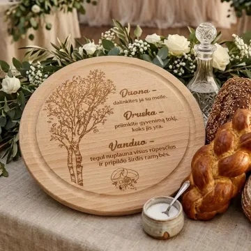 Apvali, graviruota pjaustymo lentelė Vestuvėms „Duona, druska, vanduo“