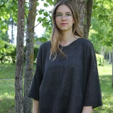 Moteriškas permatomas megztinis / lininė palaidinė
