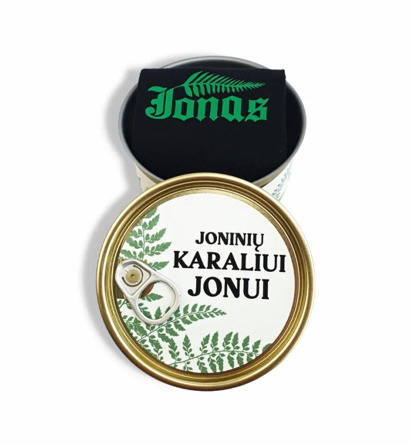 Dovana konservų skardinėje „Joninių karaliui Jonui“