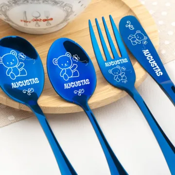 Dovana vaikams kalėdoms – graviruoti stalo įrankiai su vardu