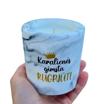 Dovana - žvakė Karalienės gimsta