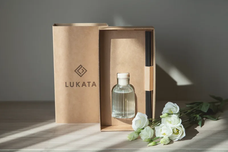 Namų kvapas su lazdelėmis 100 ml – kompaktiškas ir stilingas dizainas elegantiška dovana