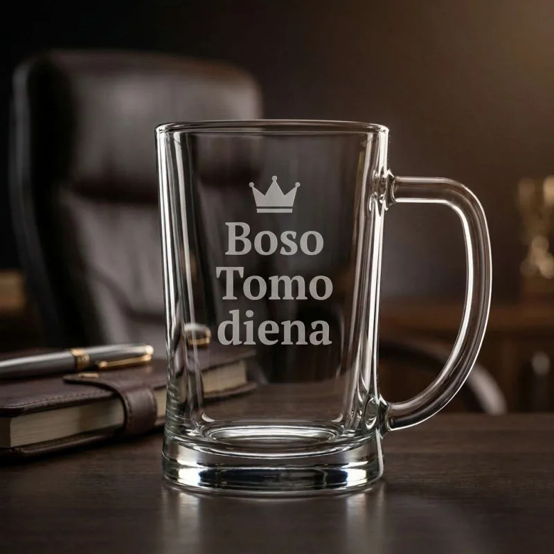 Alaus bokalas „Boso [Vardas] diena“ – personalizuota dovana viršininkui su vardu