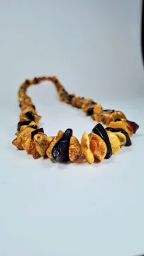 Gintariniai karoliai 55cm ilgio. Spalvoti gintaro karoliai. 0555