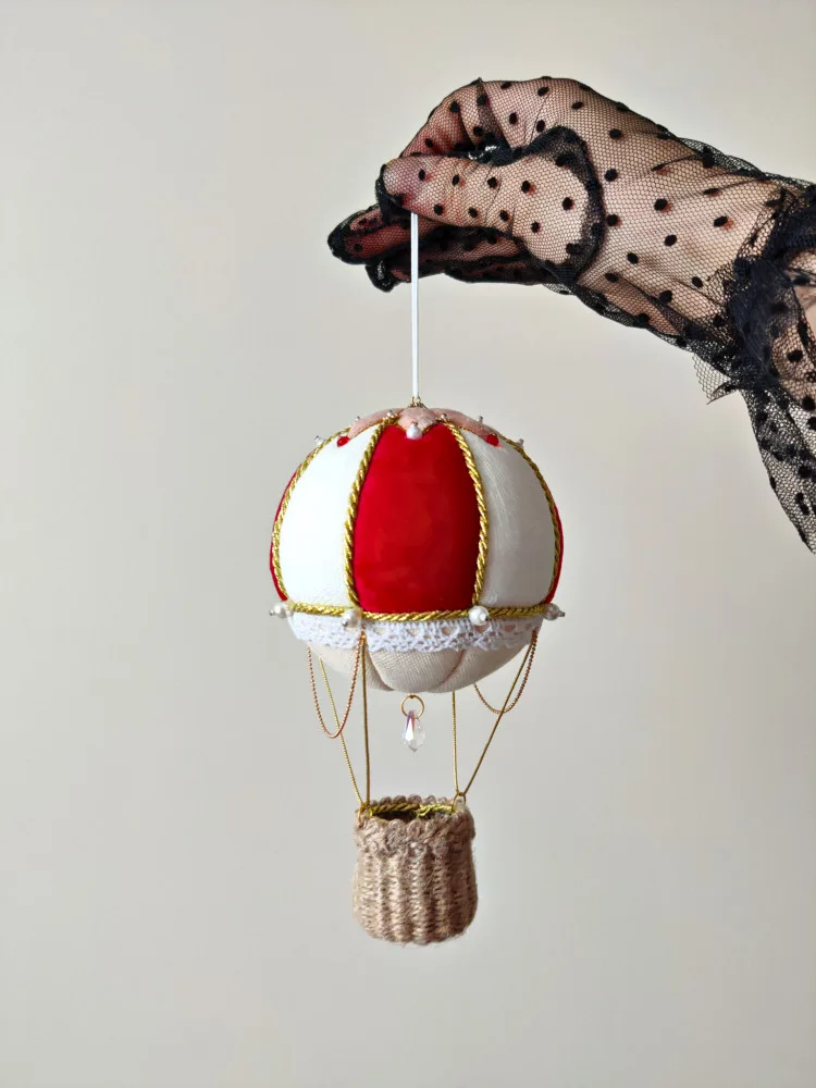 Rankų darbo eglutės žaisliukas „Balionas“