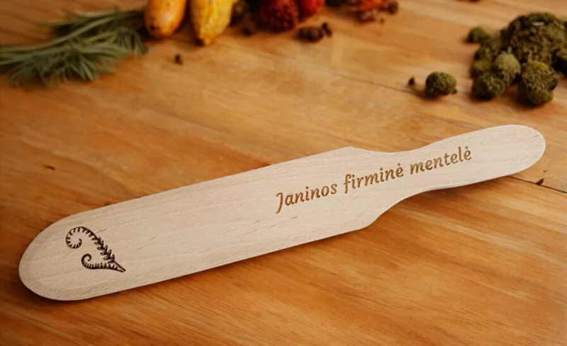 Medinė mentelė „Janinos firminė mentelė“