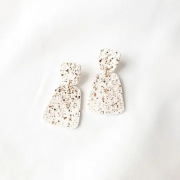 Kabantys auskarai ▪ Salt and pepper
