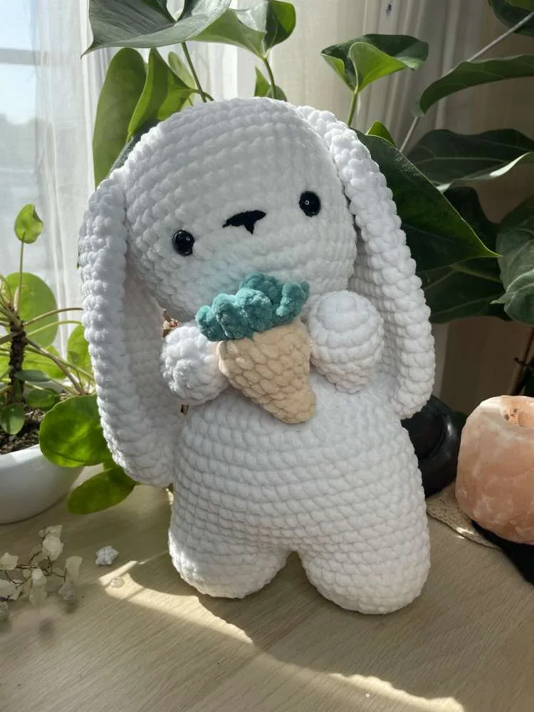 Crochet bunny / Nertas triušiukas