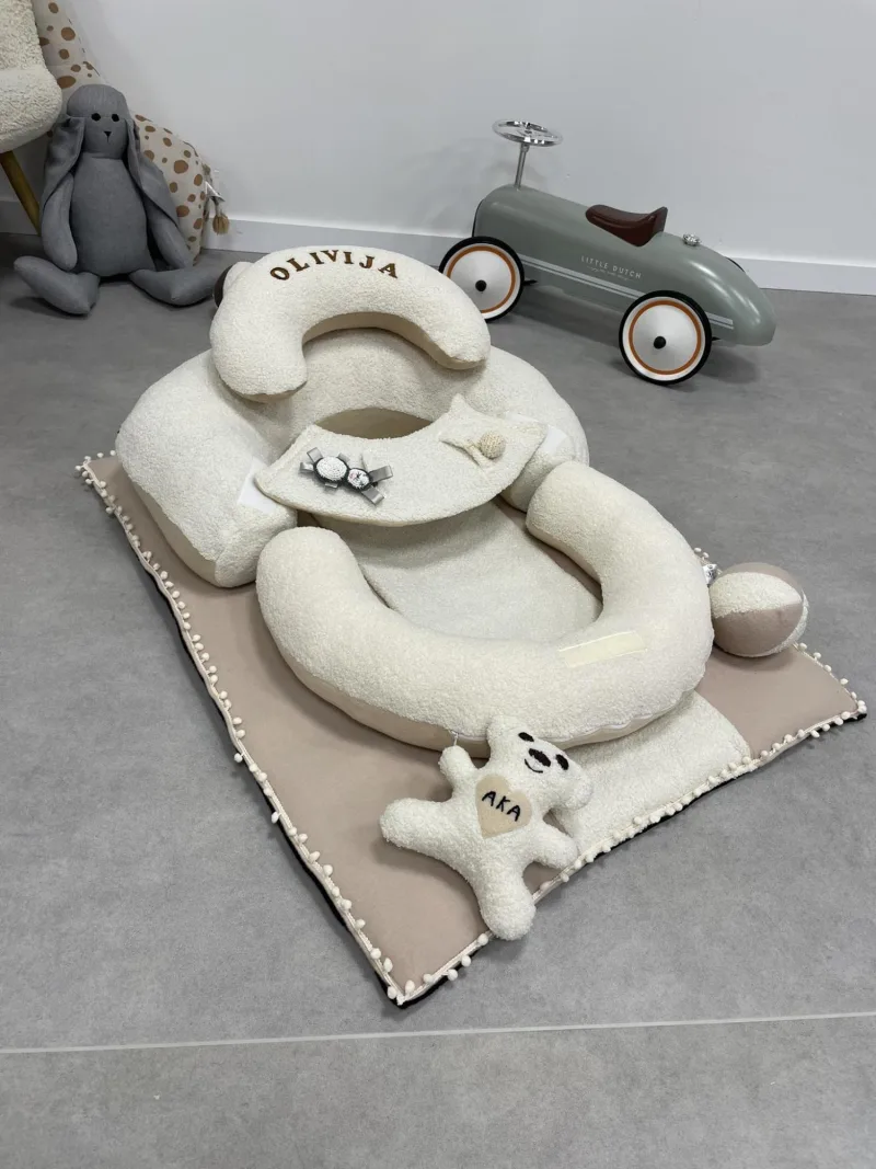 Sėdinukas kūdikiams „Komfortas“ su kilimėliu 95x75 cm – rankų darbo dovana naujagimiui | Teddy meškutė