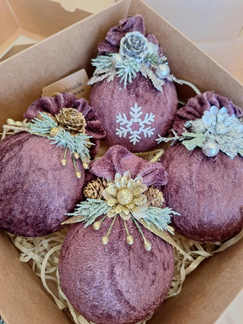 Kalėdiniai eglutės žaisliukai (4 vnt)