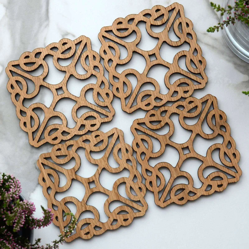 Mediniai stalo padėkliukai LACE