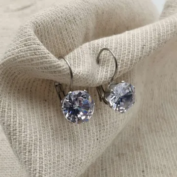 Klasikiniai auskarai su žėrinčiu cirkoniu, sidabro spalvos, nerūdijantis plienas