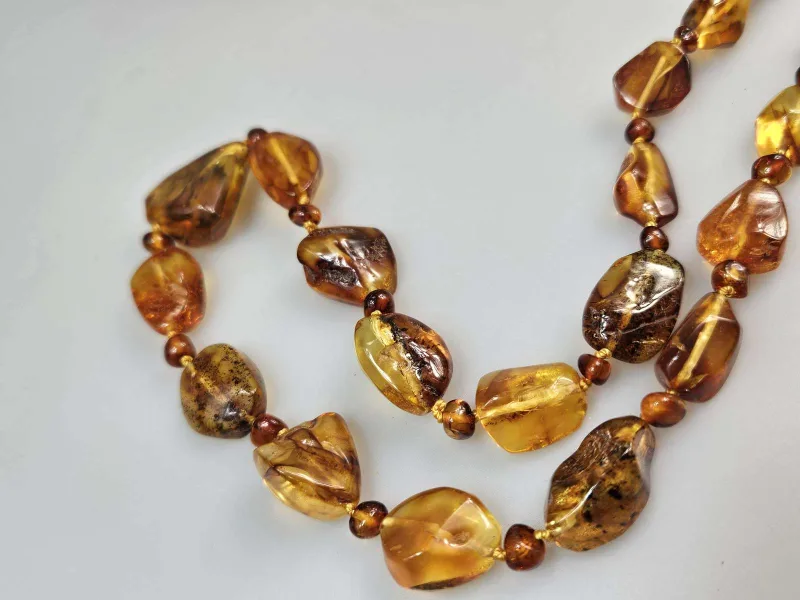 Dailūs gintariniai karoliai nedideli Amber necklace