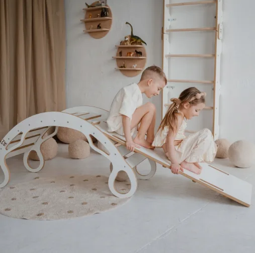 Montessori supamoji kėdutė XL su čiuožykla · 1