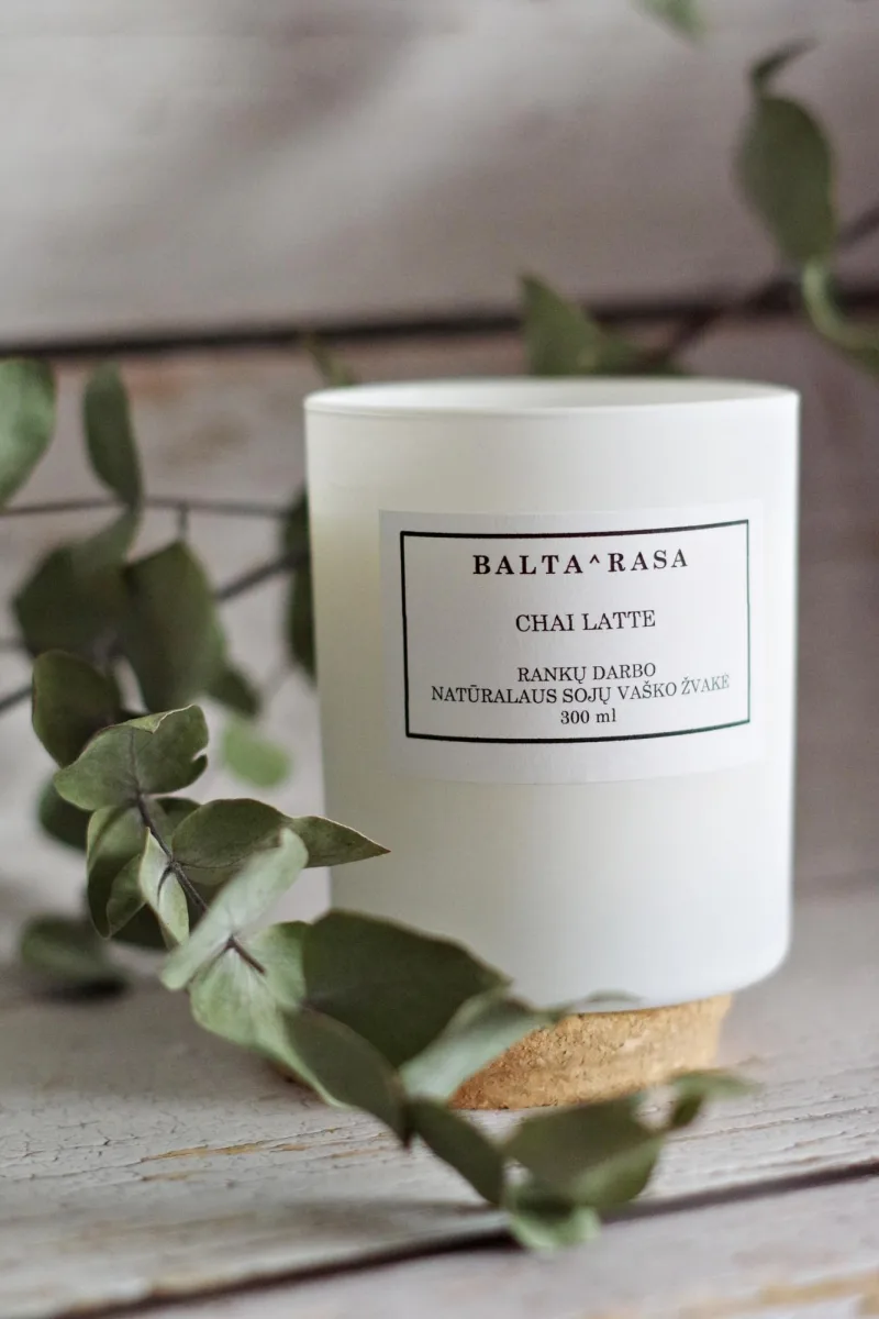 Aromatinė sojų vaško žvakė „CHAI LATTE“
