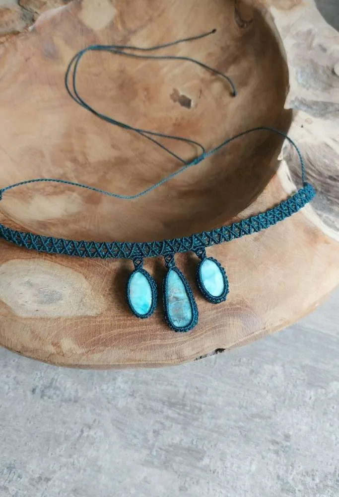 Macrame čokeris su Larimar akmeniu