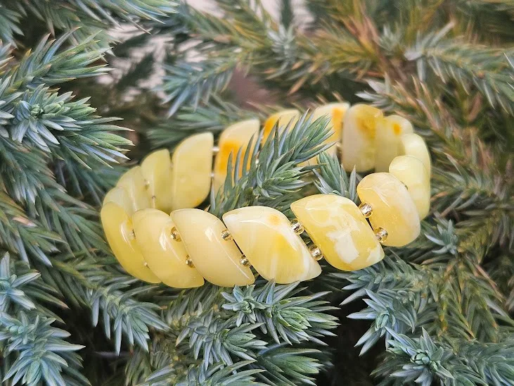 Apyrankė su baltu gintaru kasdienai White amber bracelet