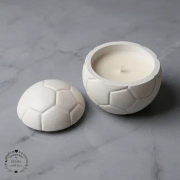Rankų darbo futbolo kamuolys - žvakidė