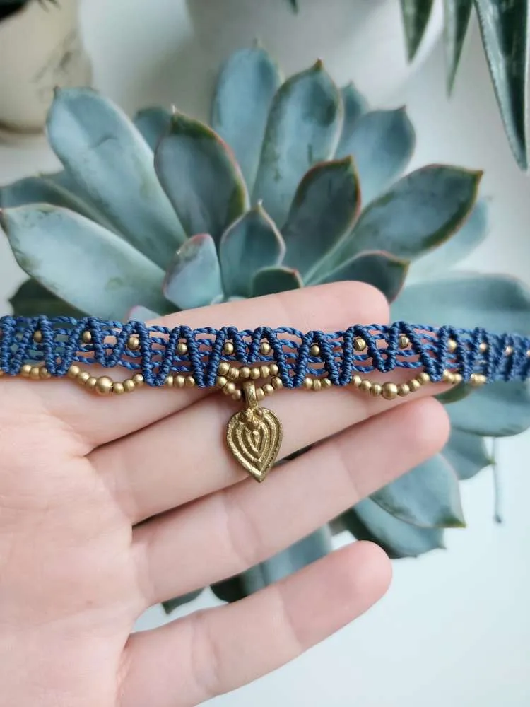 Macrame kojos apyrankė