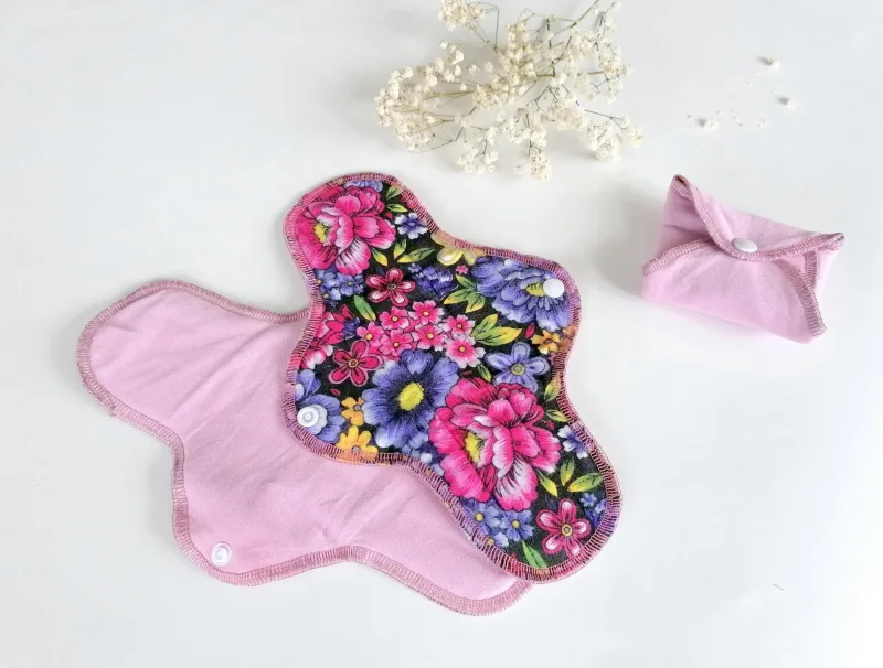 Daugkartiniai įklotai menstruacijoms „Gėlės“