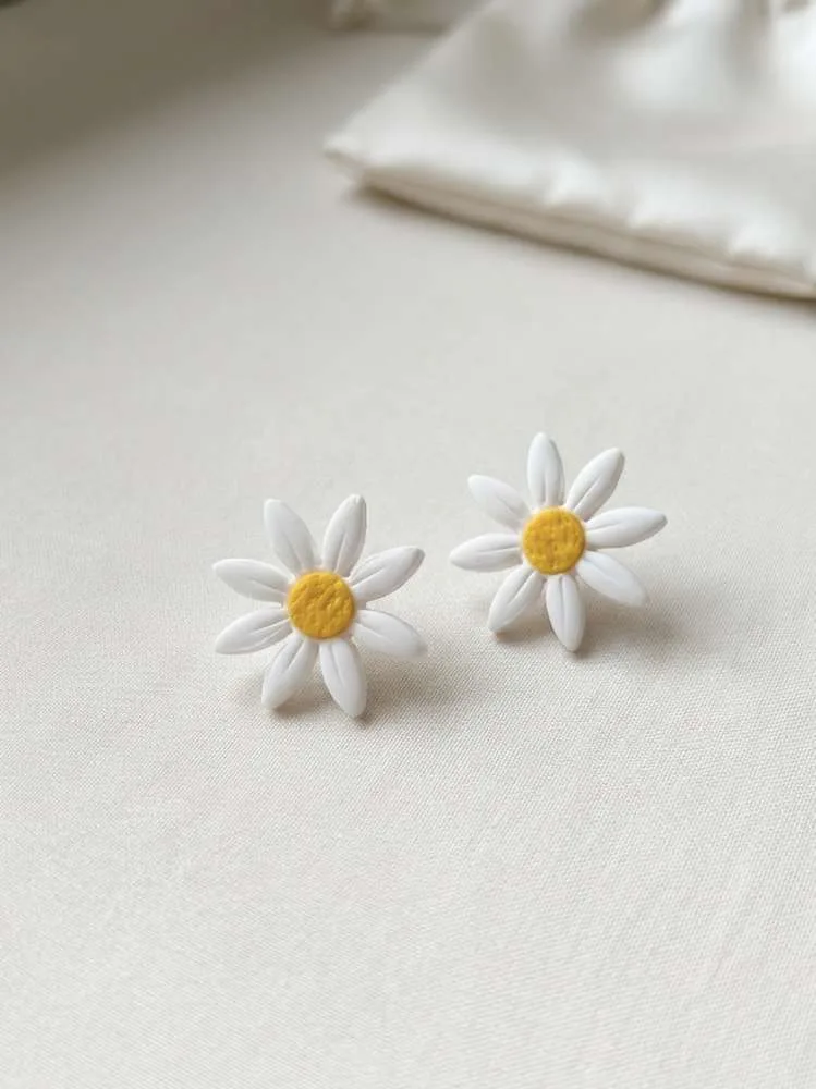 Rankų darbo auskarai Daisy