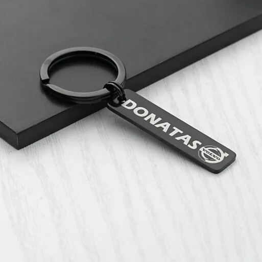 Graviruotas raktų pakabukas su automoblio logotipu ir vardu