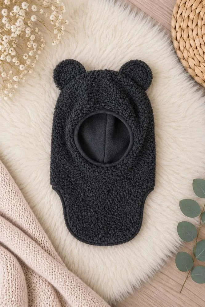 Juodas žieminis vaikiškas Teddy šalmukas su ausytėmis