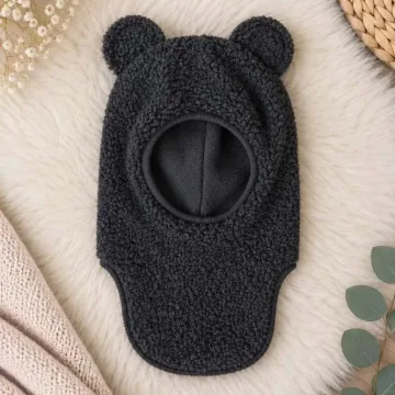 Juodas žieminis vaikiškas Teddy šalmukas su ausytėmis