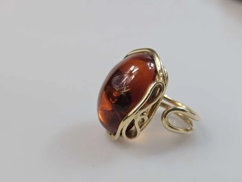 Konjakinis Gintarinis žiedas Amber ring didelis žiedas su gintaru ir auksu